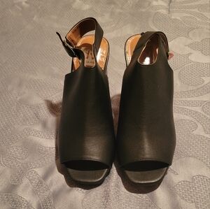 Dress shoes